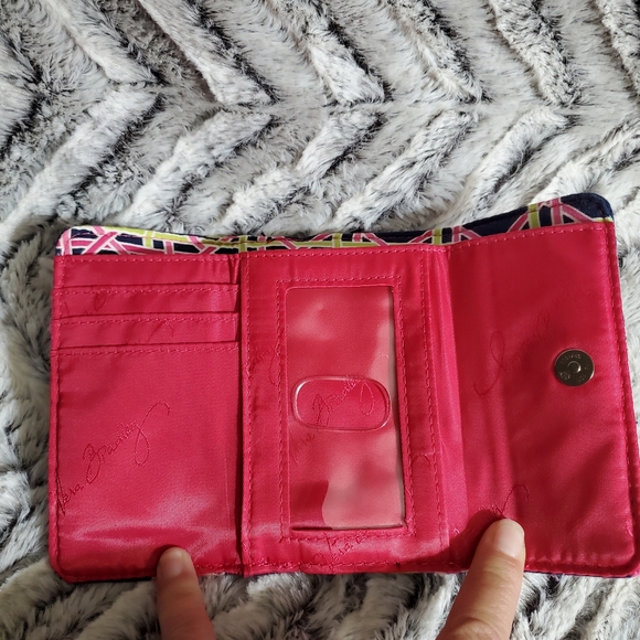 Vera Bradley 4 Piece Set Crossbody,Wallet, ID Holder, Chain Purse New Condition - Picture 5 of 11